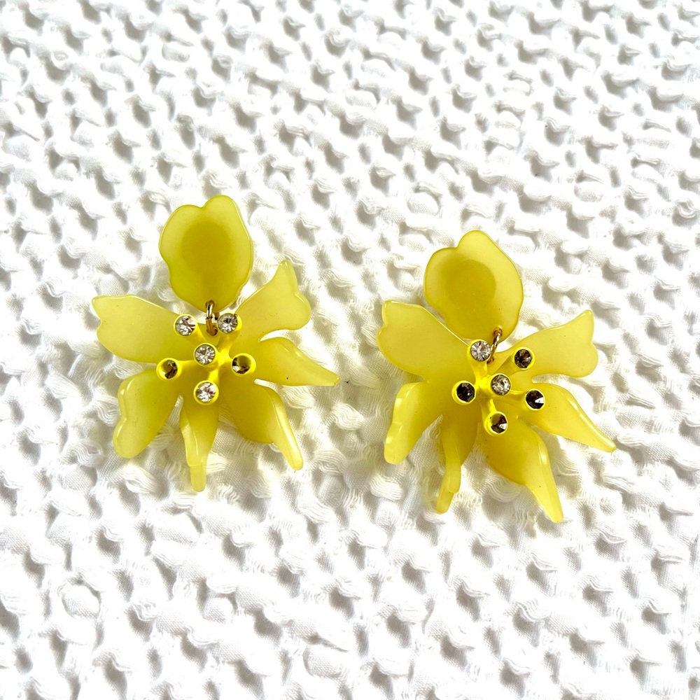 Lele Sadoughi Yellow Acetate Lily Clip Earrings With Rhinestones